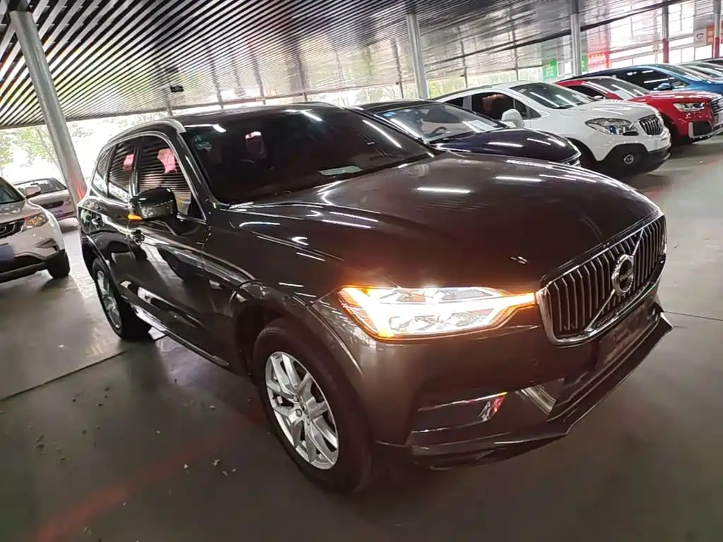 Volvo XC60 T5 4 WD Smart Ease Luxury