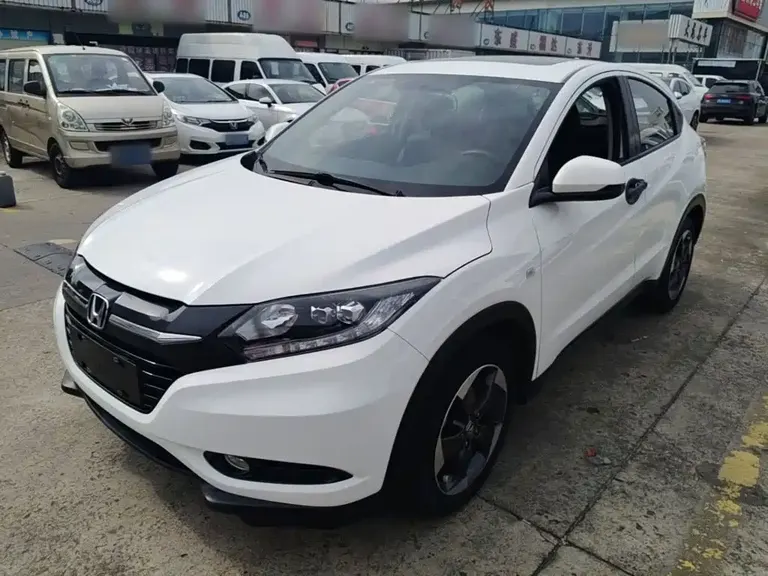 Honda Vezel 1.8 L CVT 2 WD Pioneer