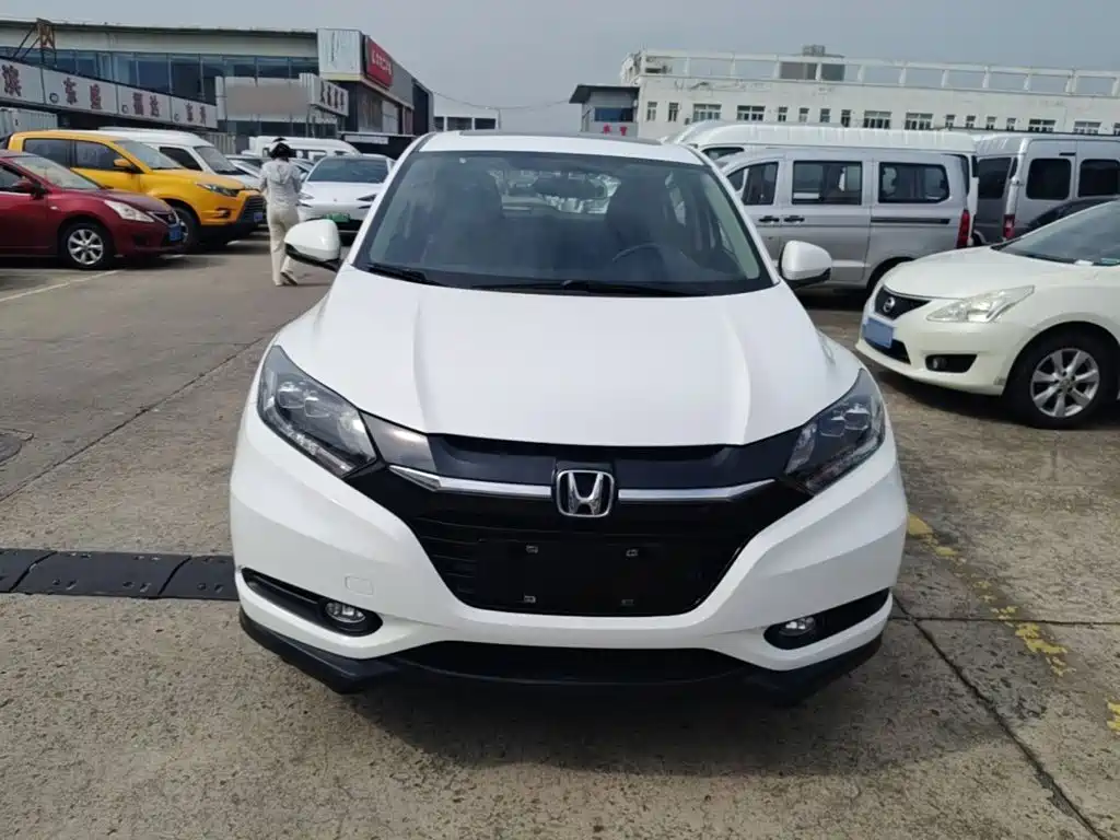Vezel 1.8 L CVT 2 WD Pioneer