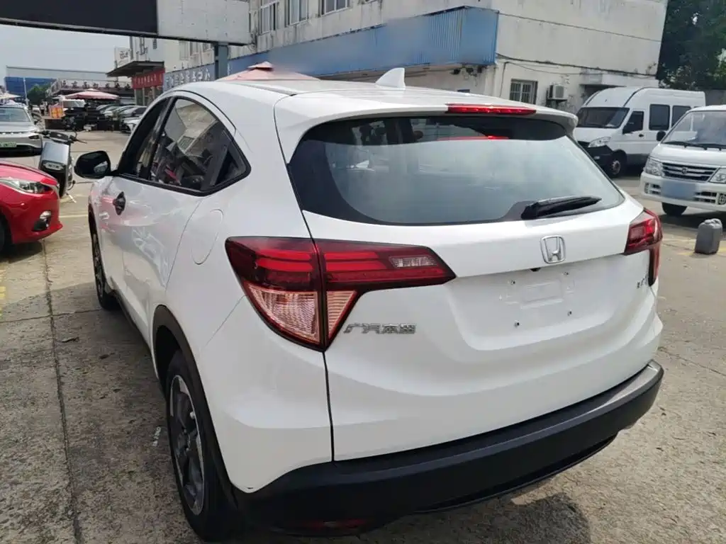 Vezel 1.8 L CVT 2 WD Pioneer