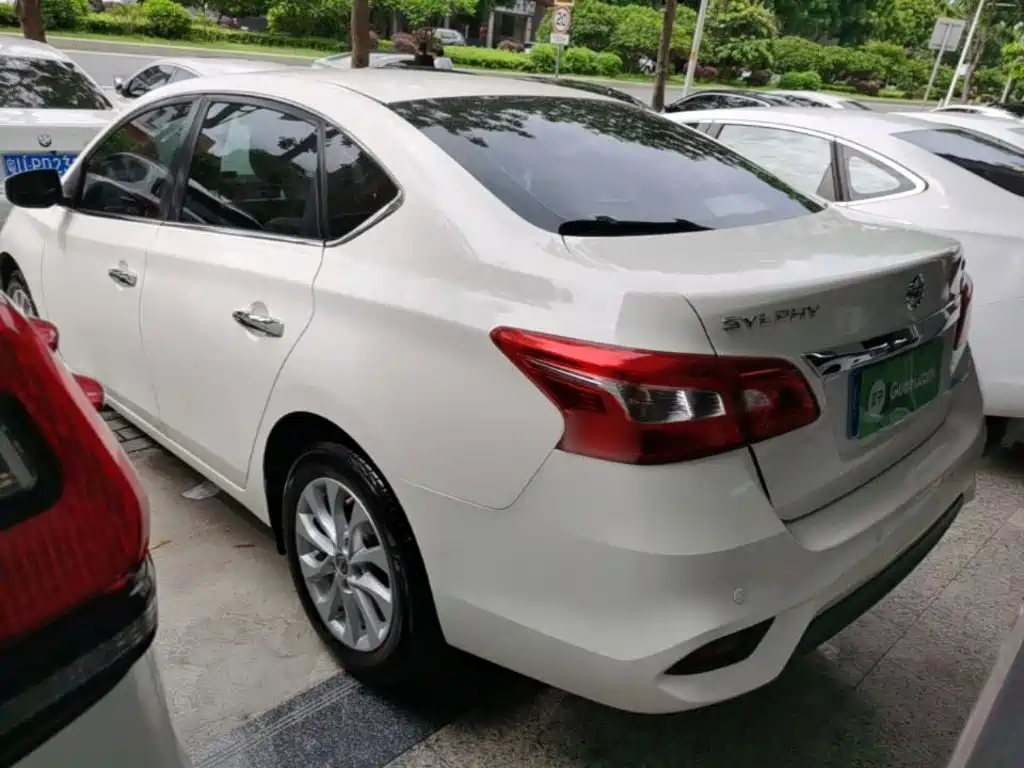 Sylphy 1.6 XV CVT Connected Premium CN-VI