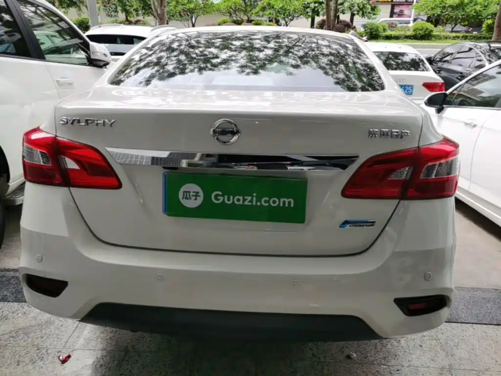 Sylphy 1.6 XV CVT Connected Premium CN-VI