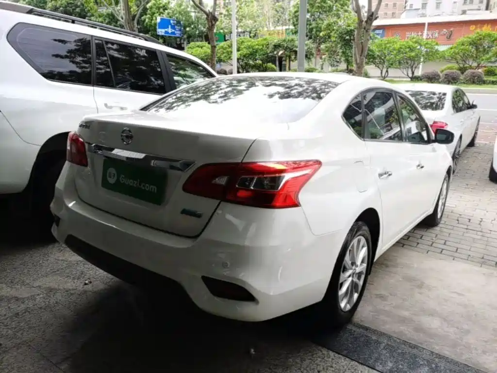 Sylphy 1.6 XV CVT Connected Premium CN-VI