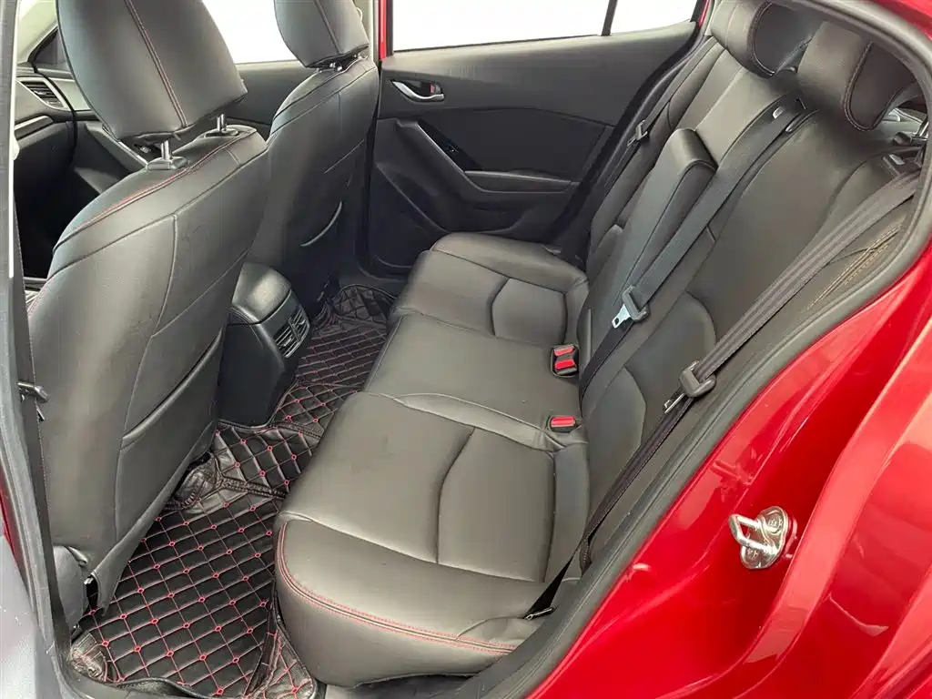 Mazda 3 Axela Hatchback 1.5 L Auto Luxury CN-V