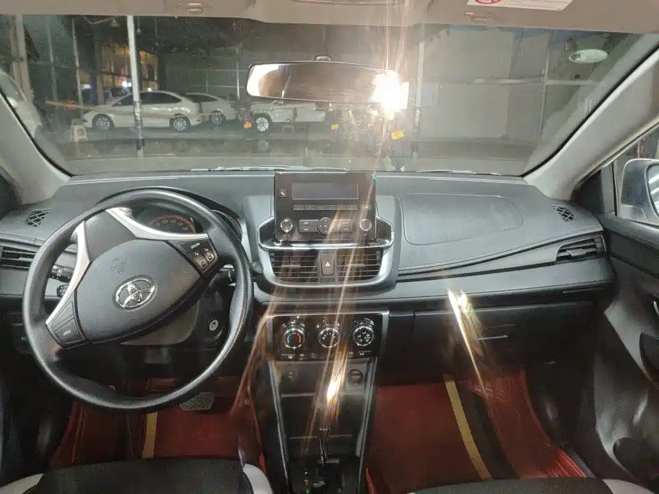 YARiS L Zhixuan Zhixuan X 1.5 L CVT Leading PLUS