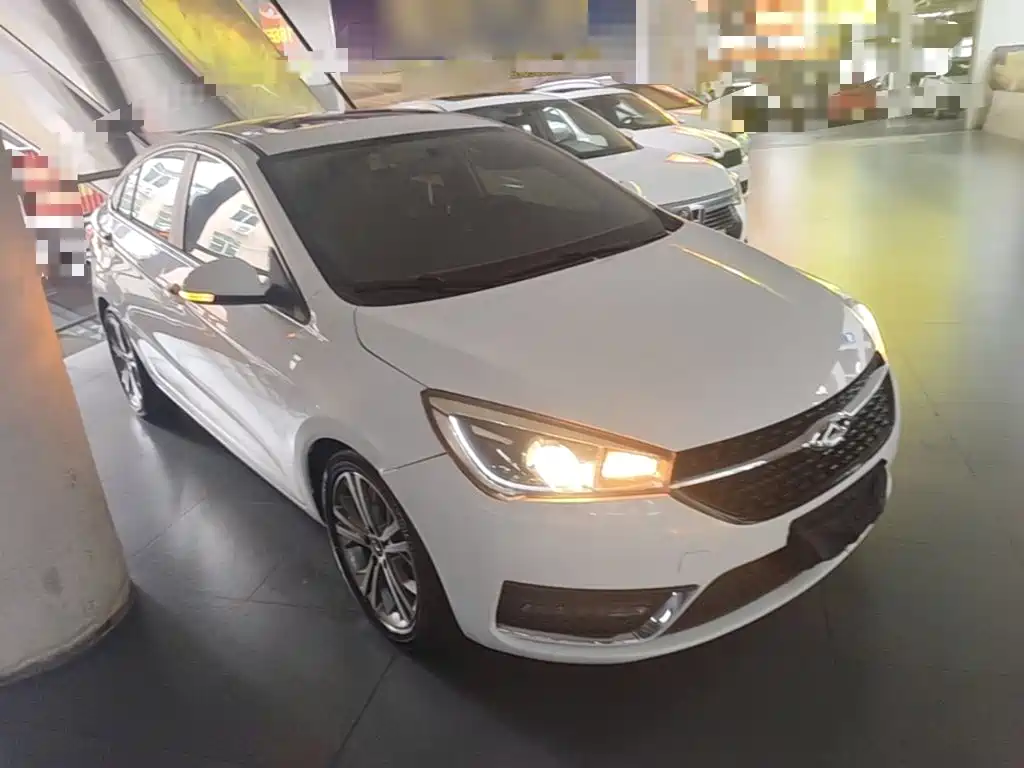 Arrizo 5 1.5 L CVT Leading Premium