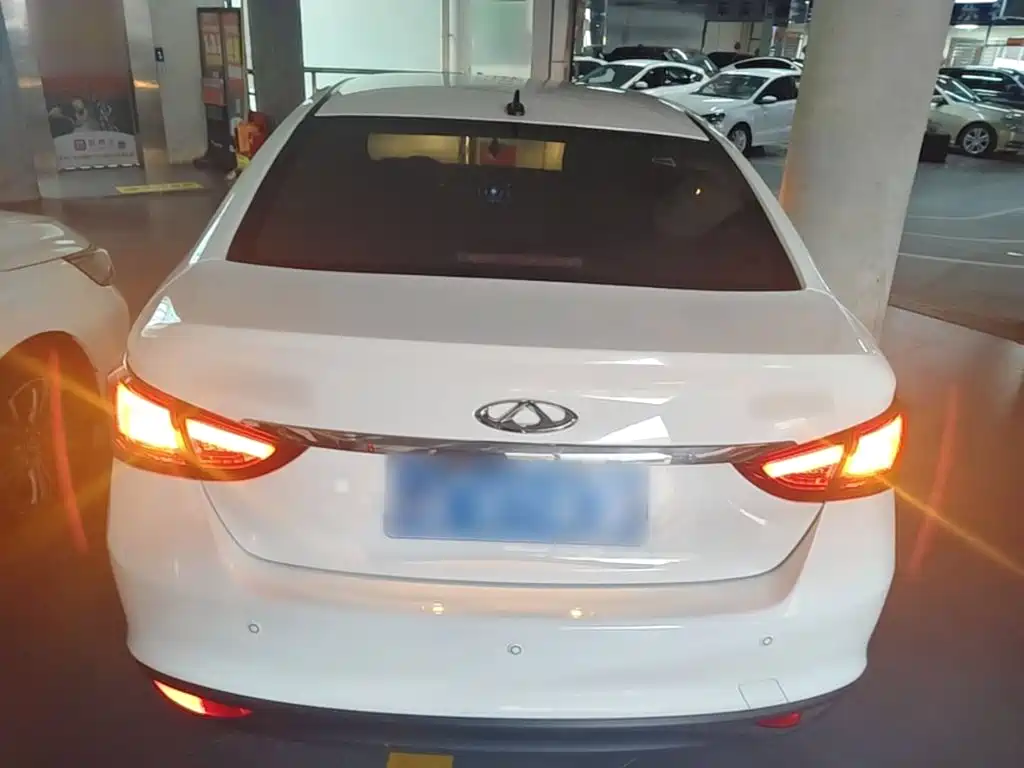 Arrizo 5 1.5 L CVT Leading Premium