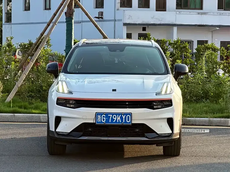 Lynk & Co 06 1.5 T Shine Halo