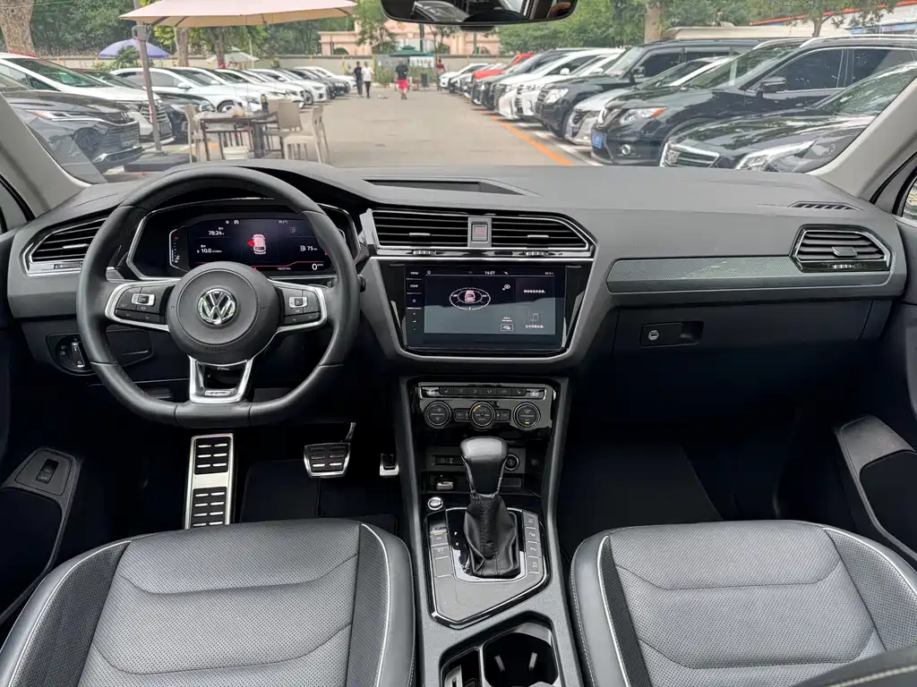 Tiguan L 330 TSI Auto 2 WD R-Line Flagship CN-VI