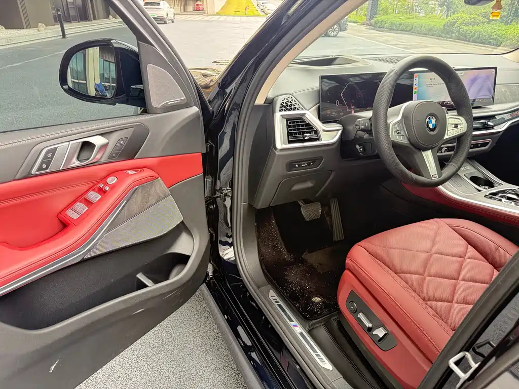BMW X5 xDrive 30 Li Premium M Sport Night Package
