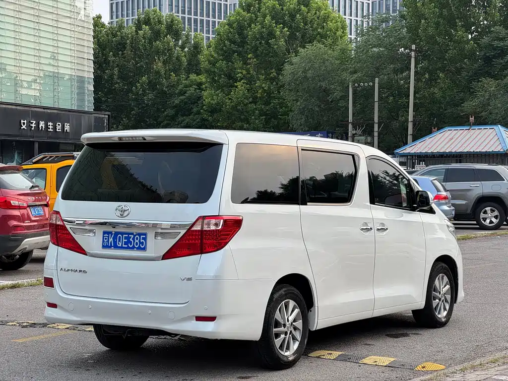Alphard 3.5 L Luxury