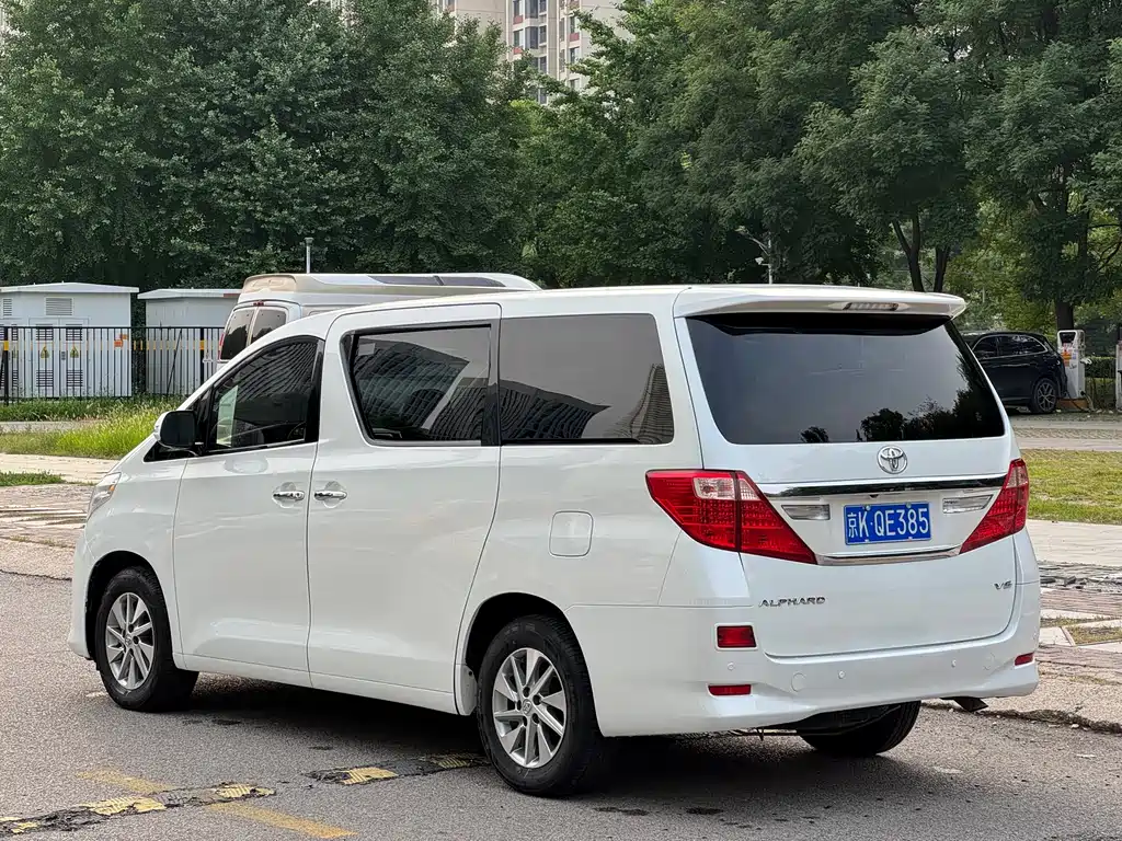 Alphard 3.5 L Luxury