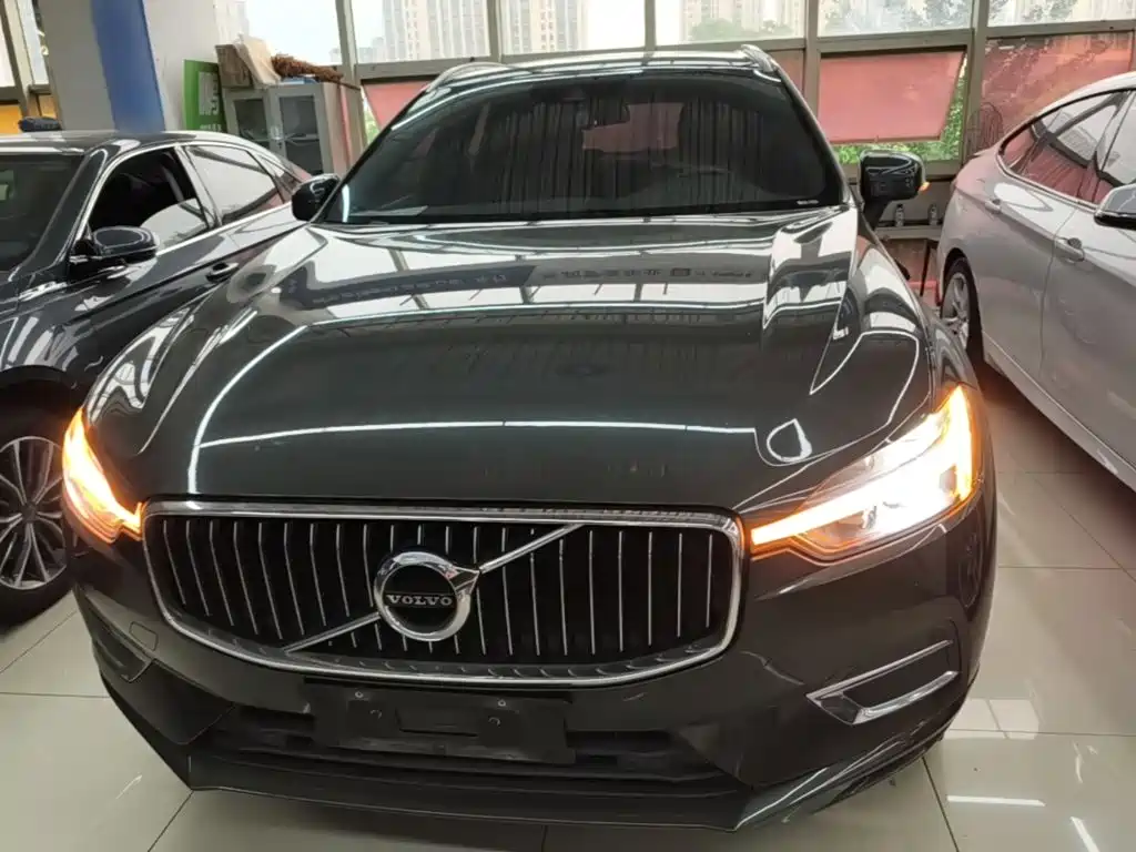 Volvo XC60 T5 4 WD Smart Ease Luxury