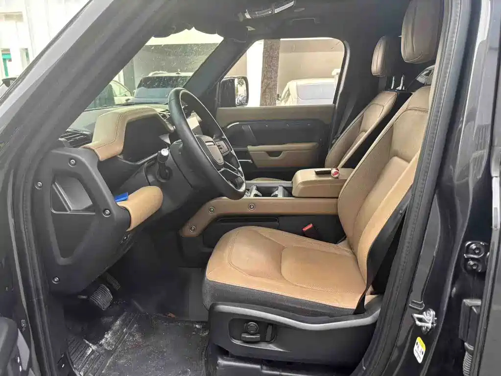 Land Rover Defender 110 3.0 T P400 X-Dynamic HSE