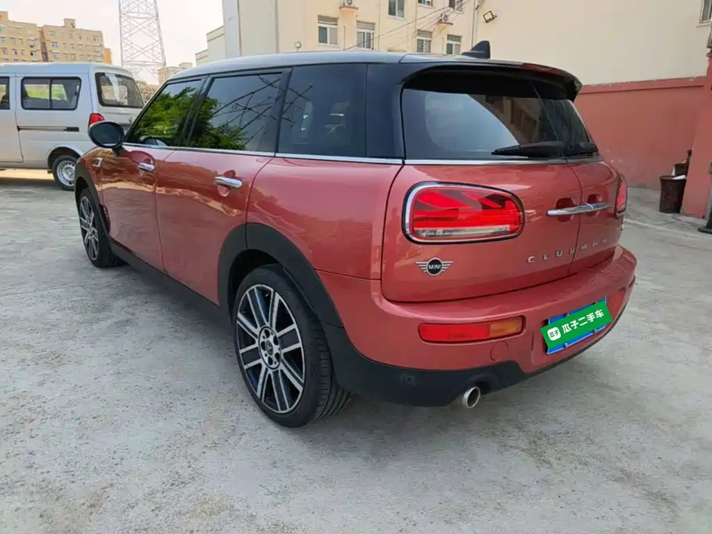 MINI CLUBMAN 1.5 T COOPER Connoisseur