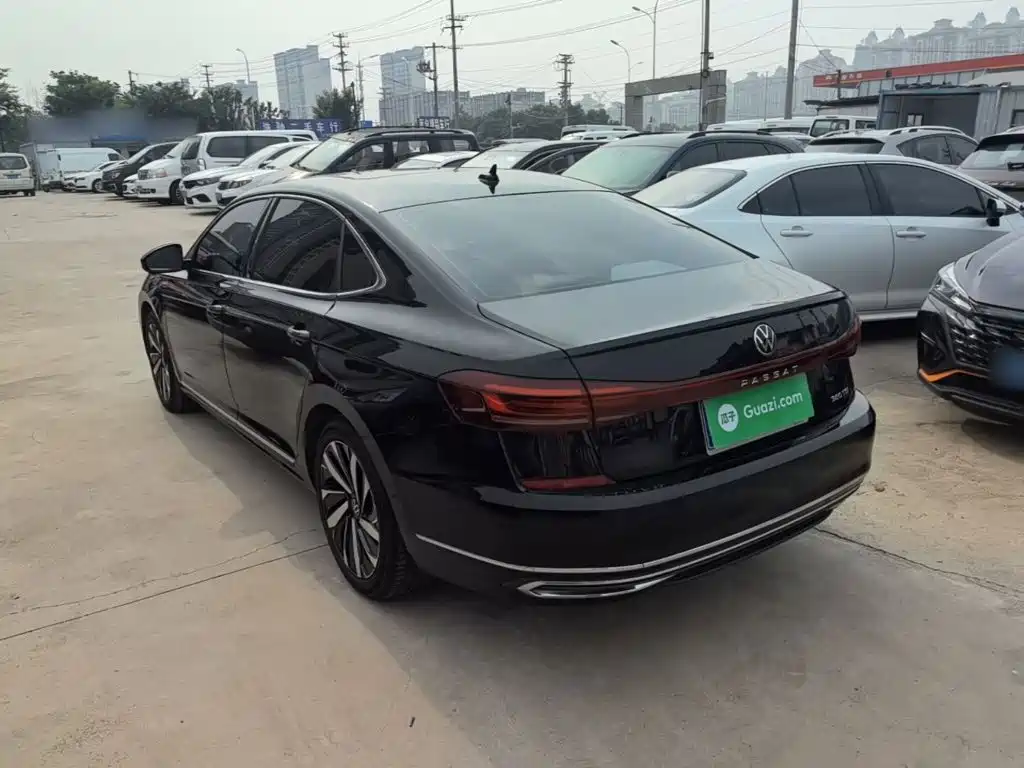 Passat Outstanding 380 TSI Dragon