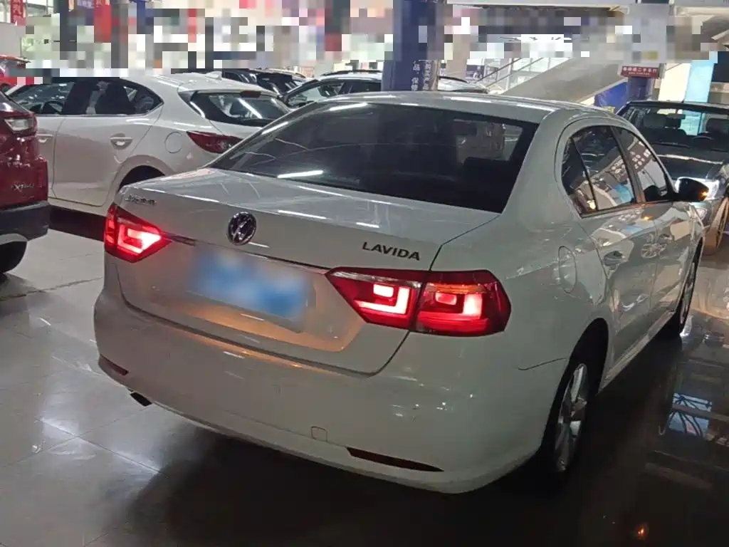 Lavida 1.6 L Auto Comfort