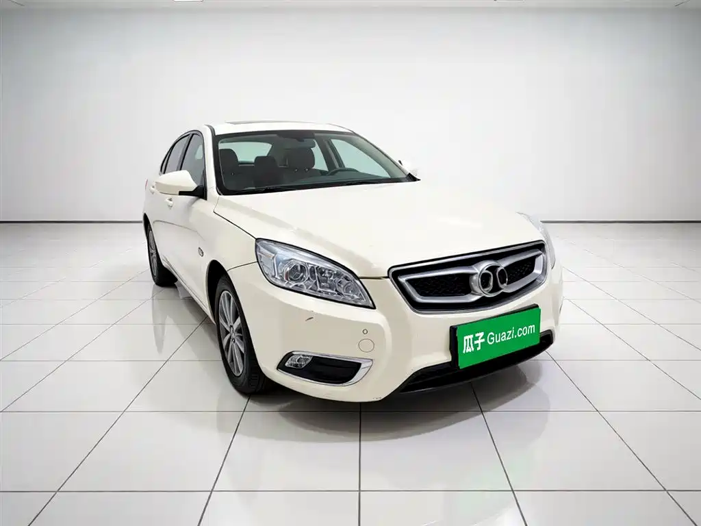 Senova D50 1.5 L CVT Standard