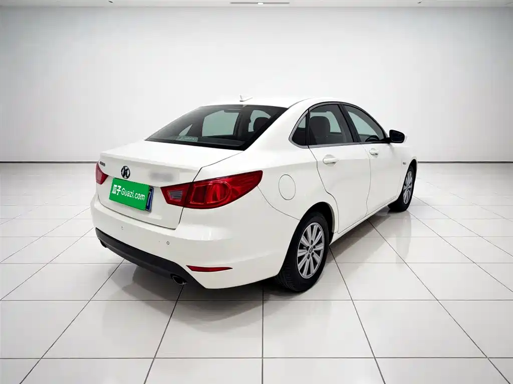 Senova D50 1.5 L CVT Standard