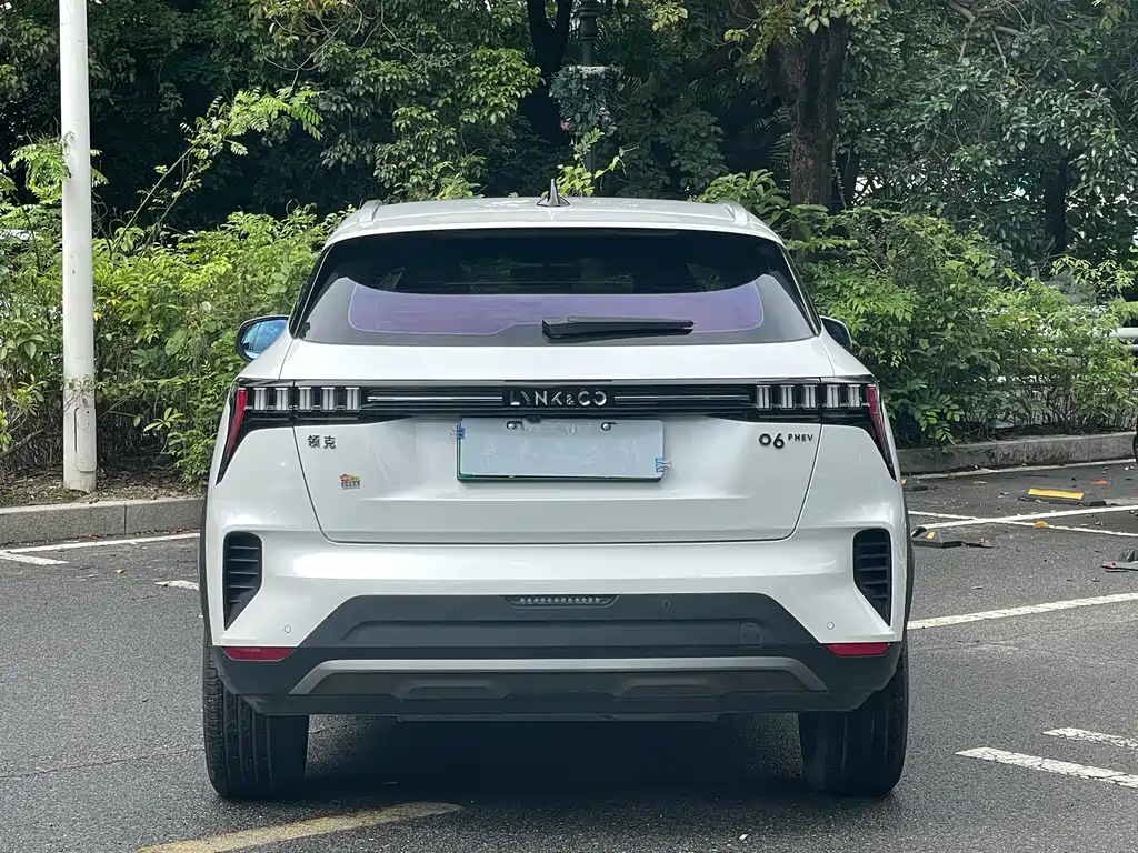 Lynk & Co 06 EM-P PHEV 84 KM Range Pro
