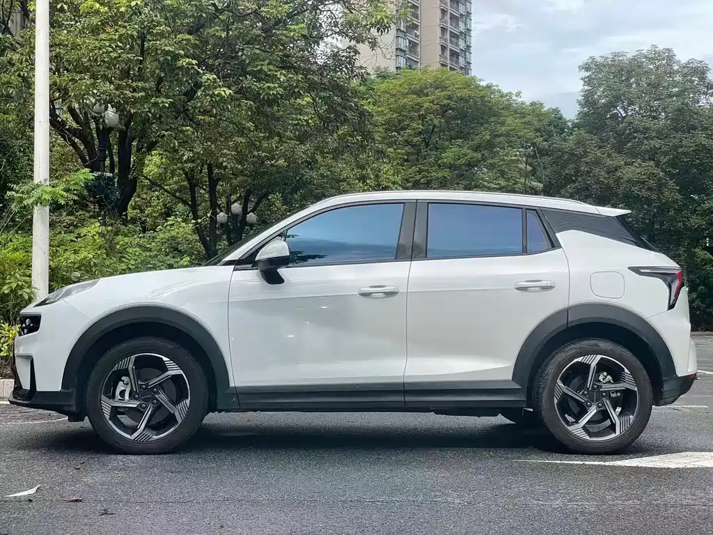 Lynk & Co 06 EM-P PHEV 84 KM Range Pro
