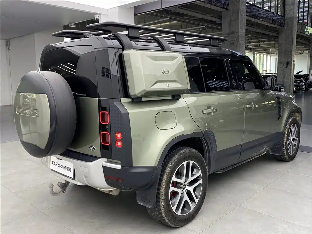 Land Rover Defender 110 P400 Dark Special Edition