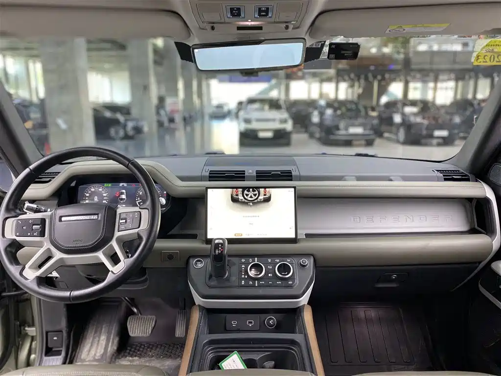 Land Rover Defender 110 P400 Dark Special Edition