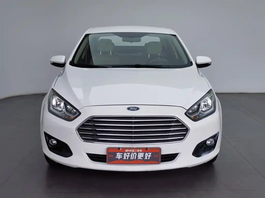 Escort 1.5 L Auto Comfort
