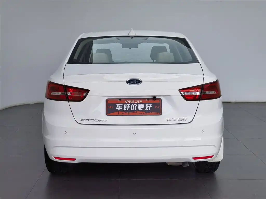 Escort 1.5 L Auto Comfort
