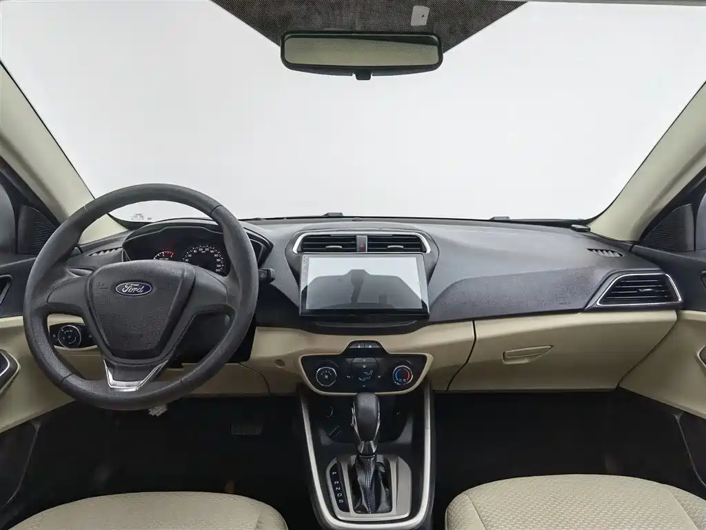Escort 1.5 L Auto Comfort