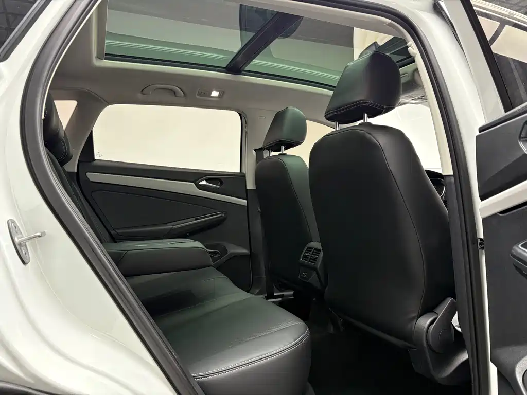 Jetta VS7 280 TSI Auto Progressive