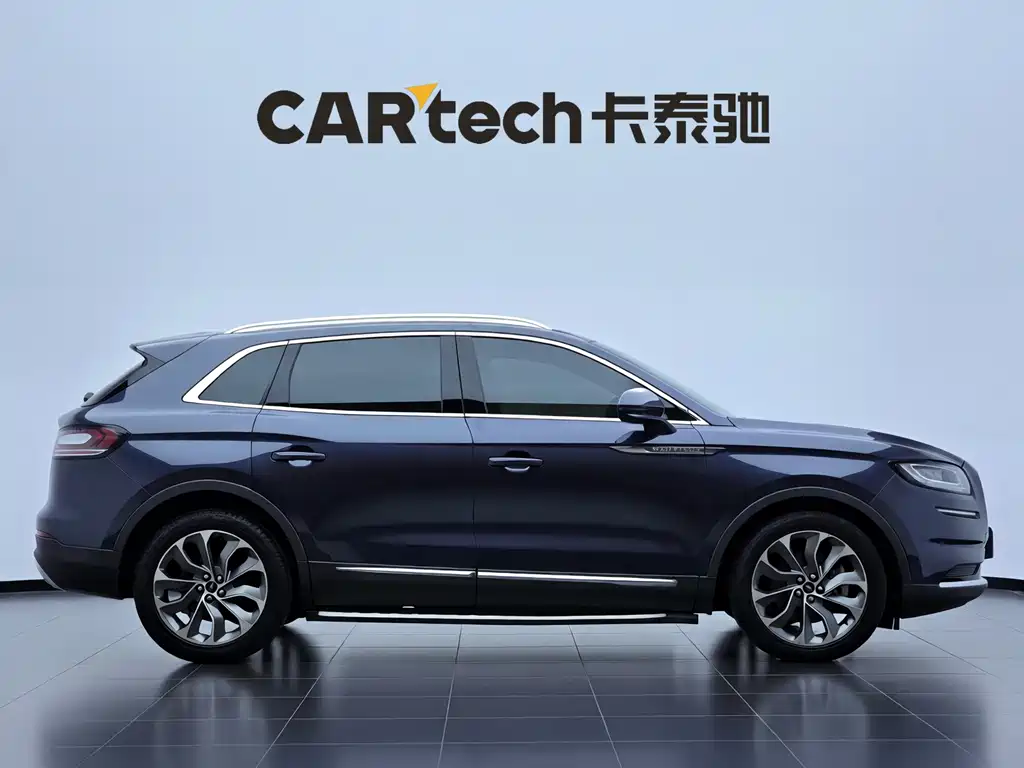 Nautilus 2.0 T 4 WD Premium