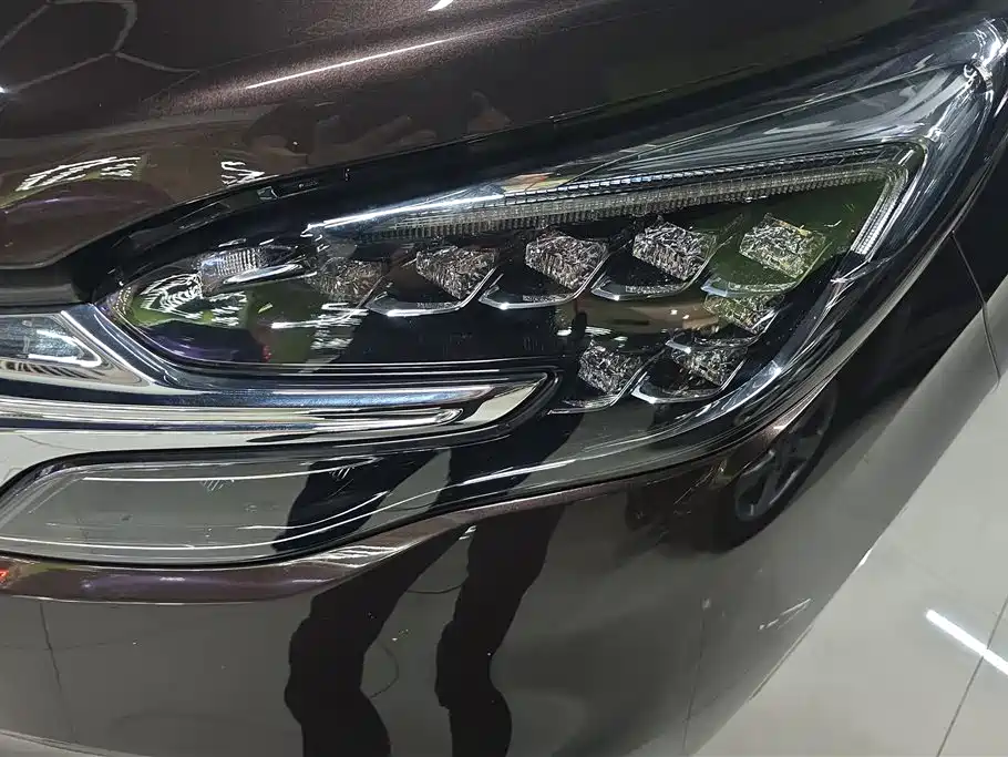 Buick GL8 ES LaCrosse 653 T Luxury