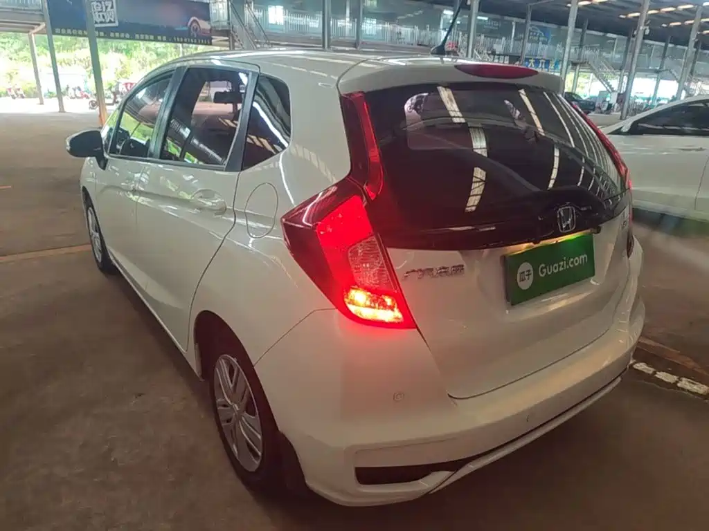 Fit 1.5 L CVT Comfort