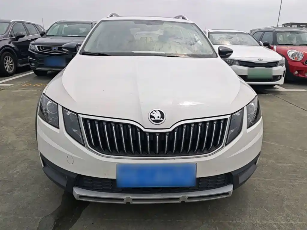 Octavia Wagon TSI230 DSG Luxury