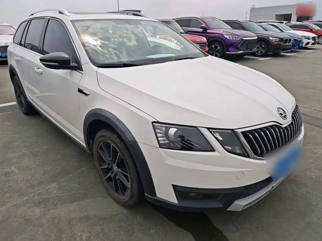Octavia Wagon TSI230 DSG Luxury