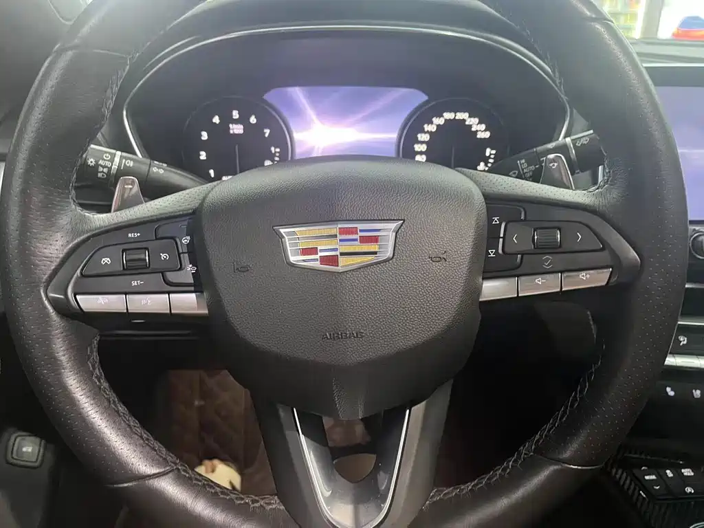 Cadillac CT5 Facelift 28 T Platinum Sport