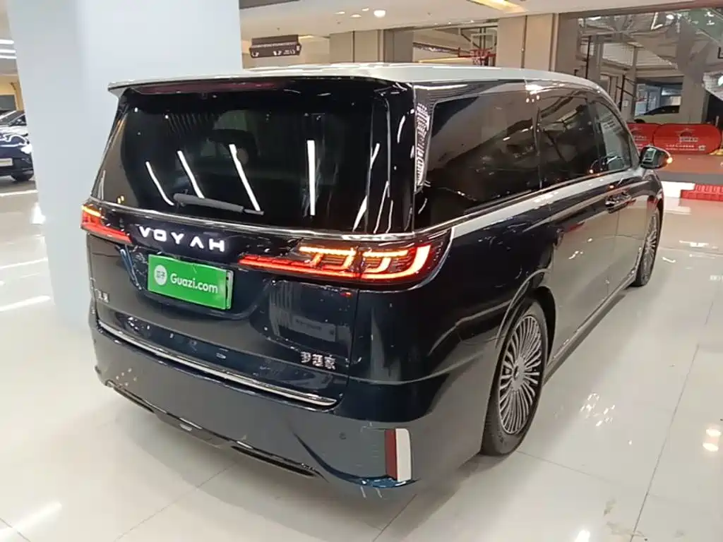 Voyah Dreamer PHEV 4 WD Flagship Qiankun