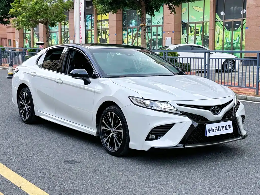 Camry 2.5 S Sharp Style