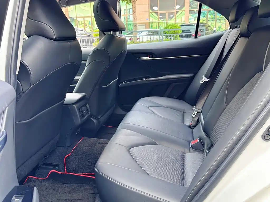Camry 2.5 S Sharp Style
