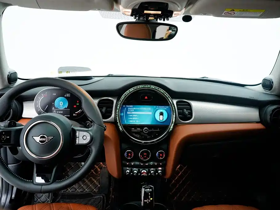 MINI 2.0 T COOPER S Artist