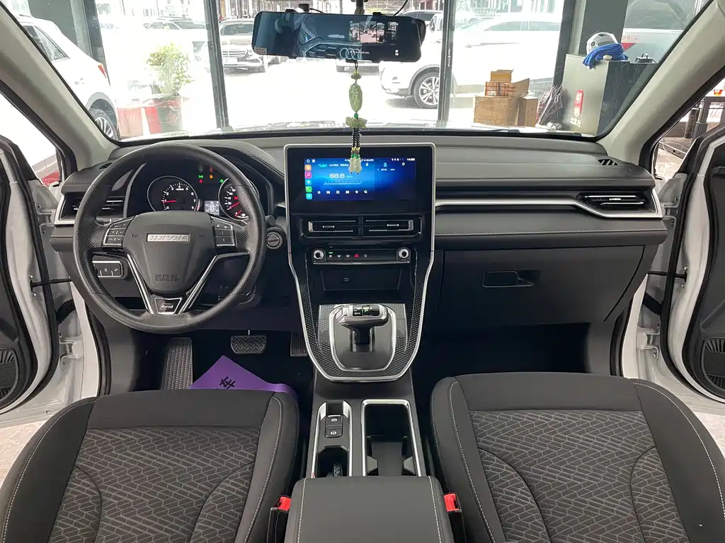 Haval M6 PLUS 1.5 T DCT Elite Connected