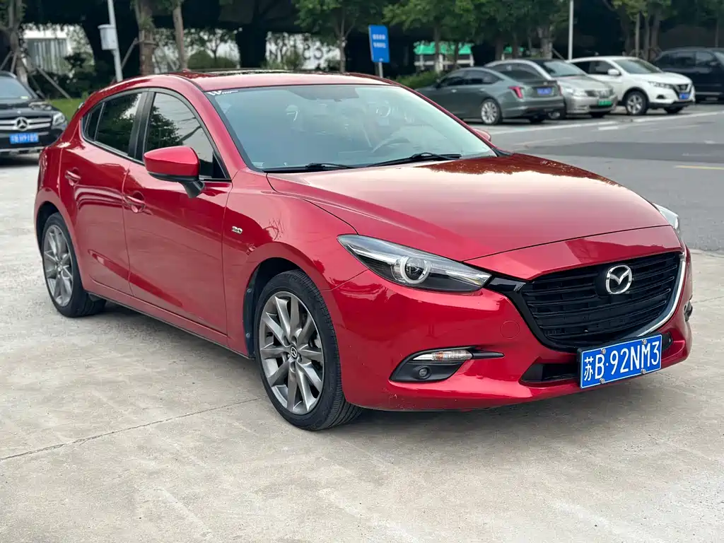 Mazda 3 Axela Hatchback 2.0 L Auto Sport CN-V