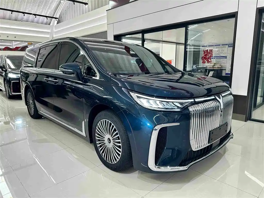 Voyah Dreamer PHEV 4 WD Distinguished Kunpeng