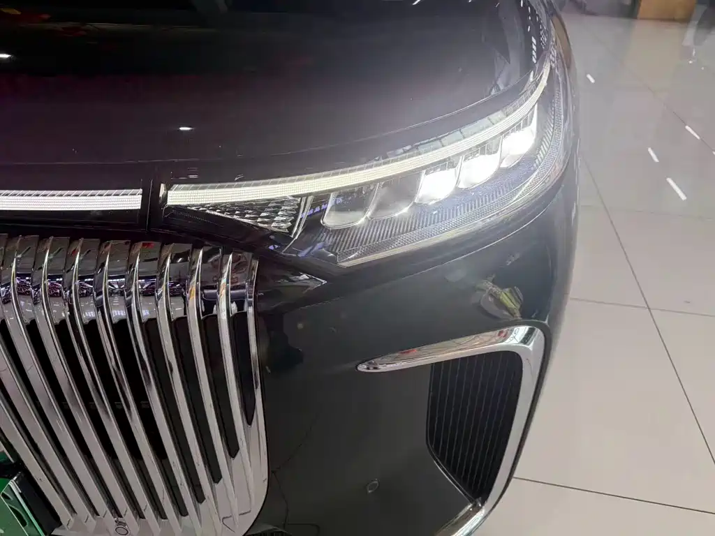 Voyah Dreamer PHEV 4 WD Flagship Kunpeng