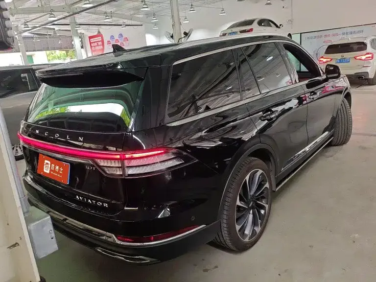 Lincoln Aviator 飞行家 2023款 3.0 T V6 四驱行政巡航版 六座