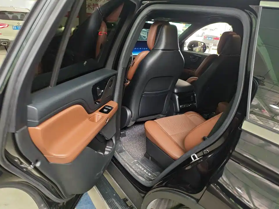 Aviator 飞行家 2023款 3.0 T V6 四驱行政巡航版 六座