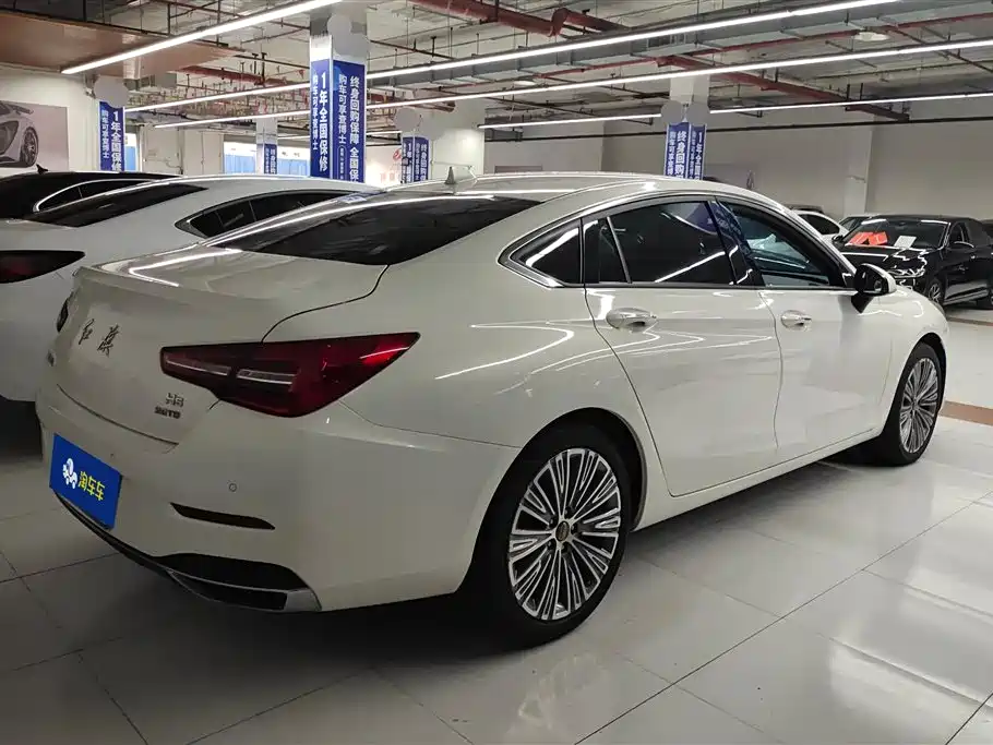 Hongqi H5 Classic 1.5 T DCT Flagship Charm