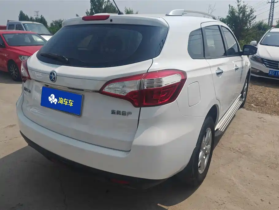 Venucia T70 1.6 L Manual Wise Travel