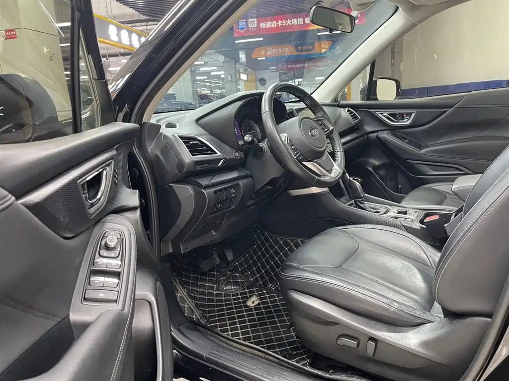 Forester 2.0 i AWD Luxury EyeSight